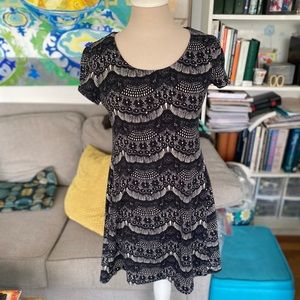 KIMCHI BLUE Dress S Black White Lace Pattern Skater Style Stretchy VGUC